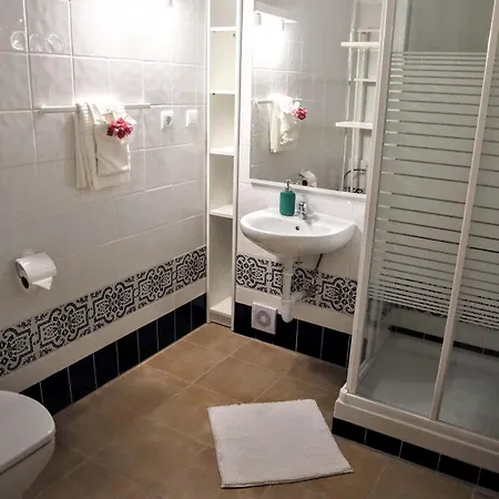 Modernes Wohnen Im Laendlichen Andalusien *