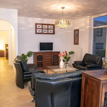Modernes Wohnen Im Laendlichen Andalusien Holiday home *