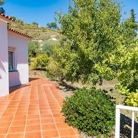 Modernes Wohnen Im Laendlichen Andalusien *